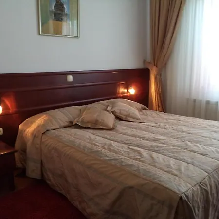 Dva Bisera Hotel 4*