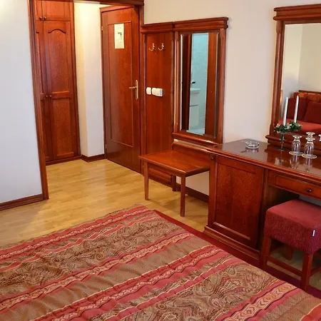 Dva Bisera 4*