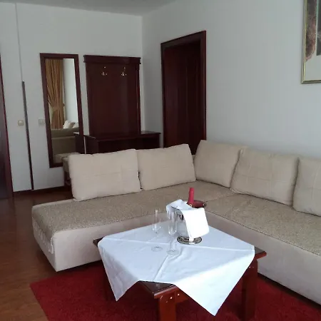 Dva Bisera 4*